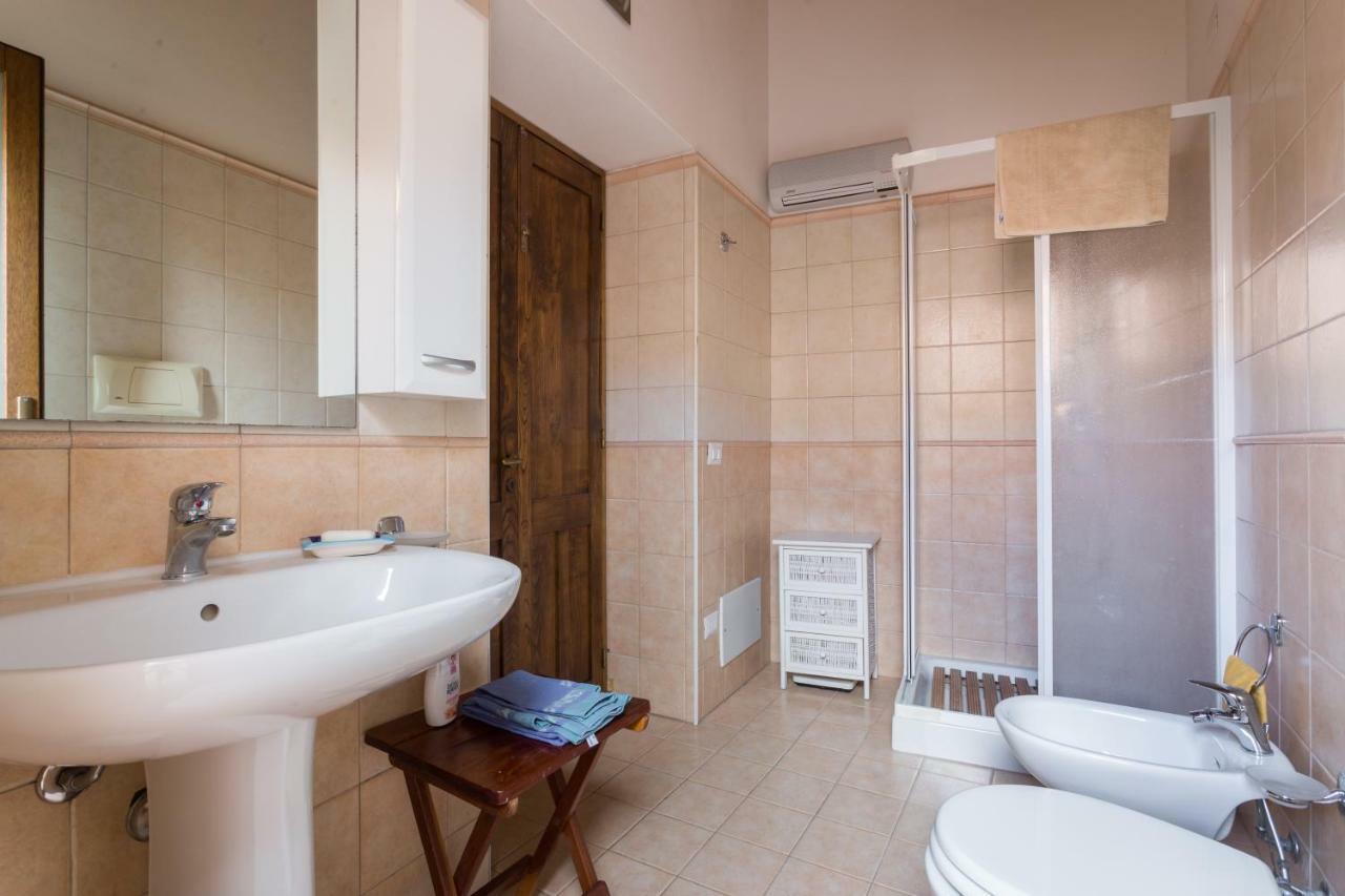 Vila Casa Di Giulietta Càbras Exteriér fotografie