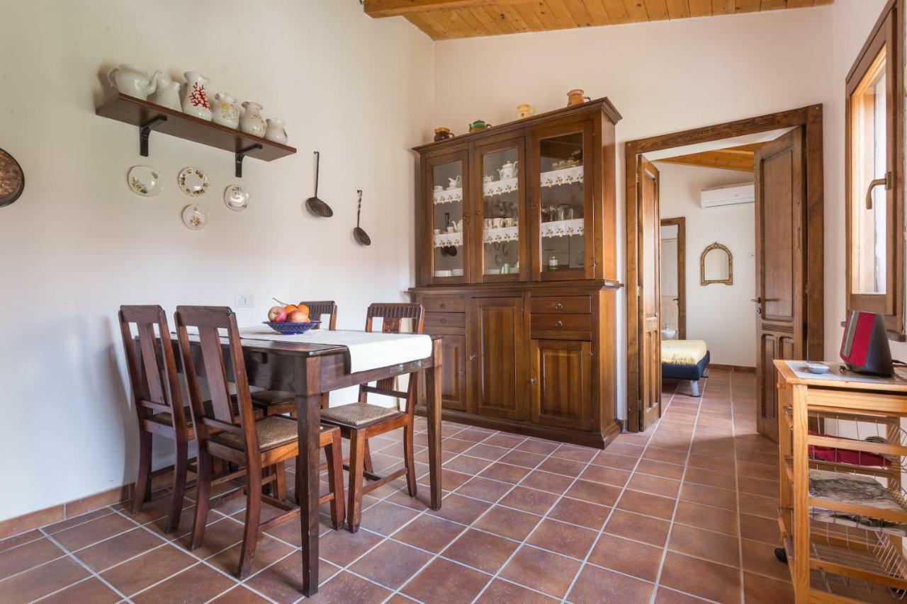 Vila Casa Di Giulietta Càbras Exteriér fotografie